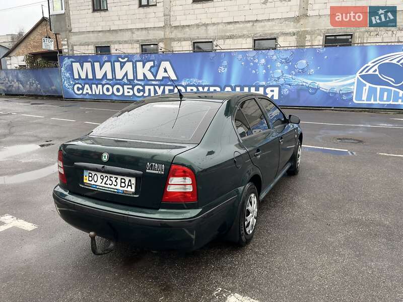 Лифтбек Skoda Octavia 2001 в Житомире
