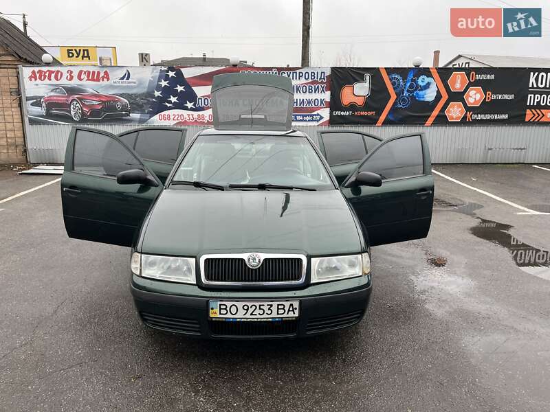 Лифтбек Skoda Octavia 2001 в Житомире