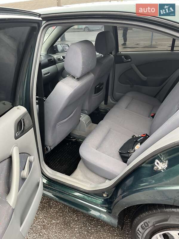 Лифтбек Skoda Octavia 2001 в Житомире