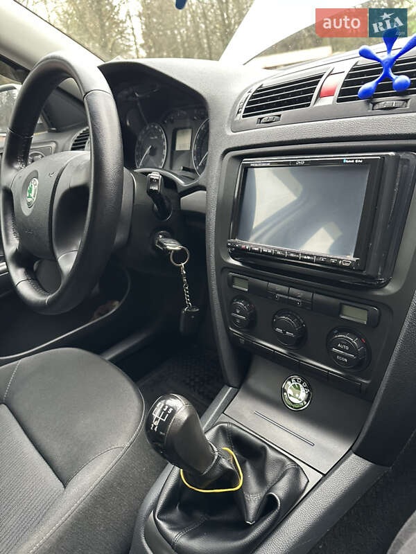 Ліфтбек Skoda Octavia 2006 в Кам'янському