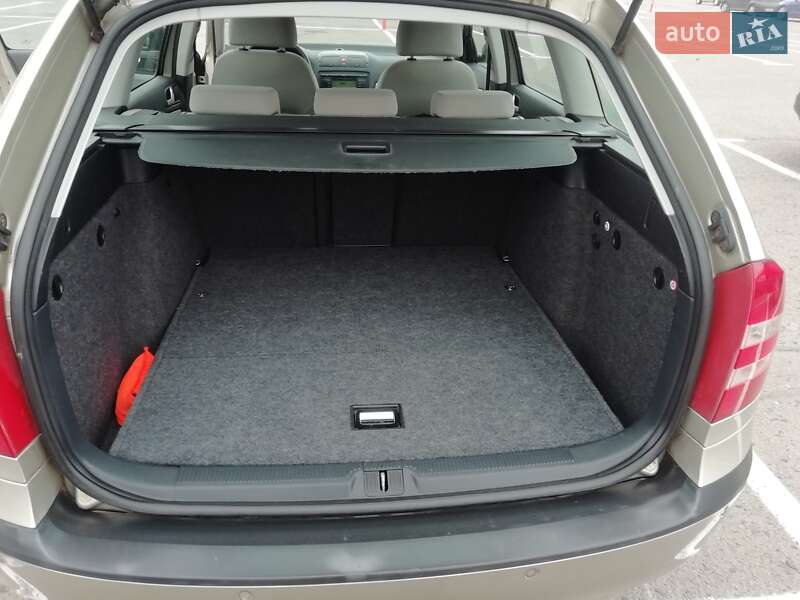 Универсал Skoda Octavia 2005 в Ровно