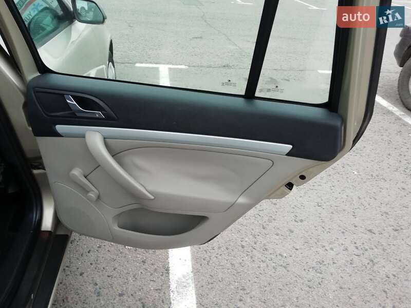 Универсал Skoda Octavia 2005 в Ровно