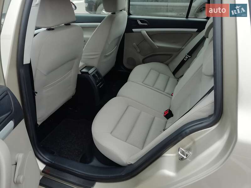 Универсал Skoda Octavia 2005 в Ровно