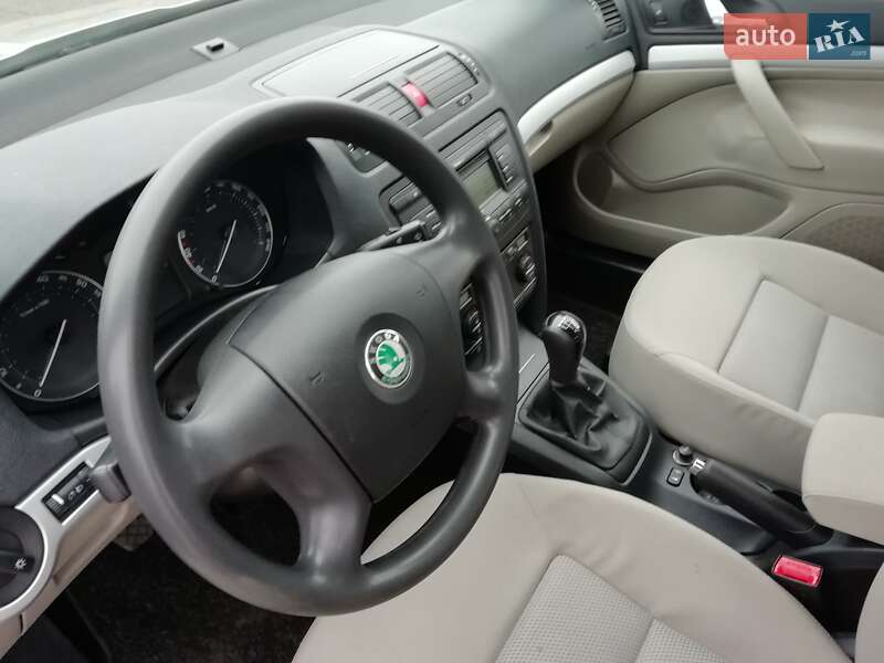 Универсал Skoda Octavia 2005 в Ровно
