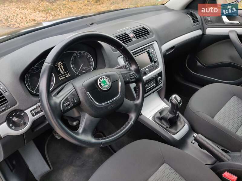 Универсал Skoda Octavia 2012 в Барышевке