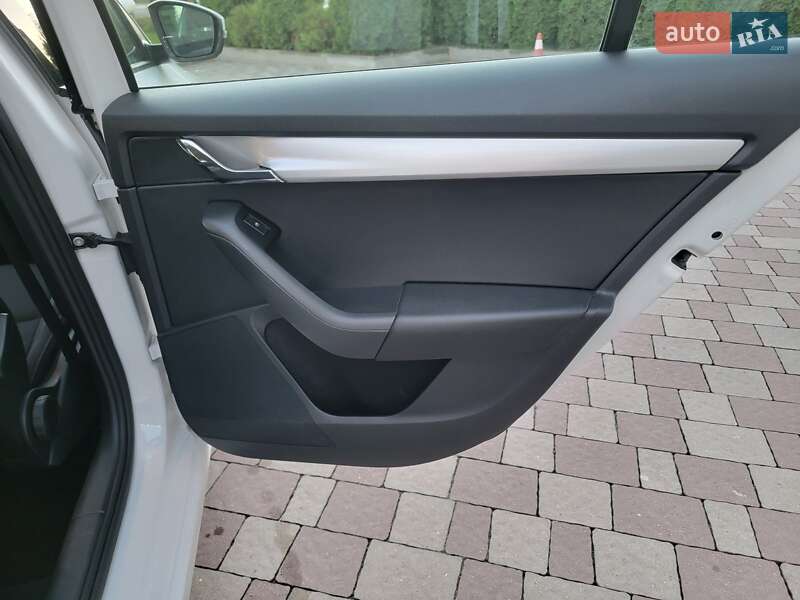 Универсал Skoda Octavia 2019 в Сарнах фото 33 Универсал Skoda Octavia 2019 в Сарнах