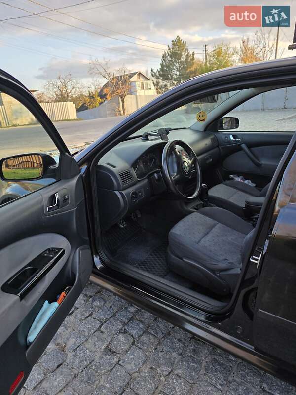 Лифтбек Skoda Octavia 2003 в Днепре