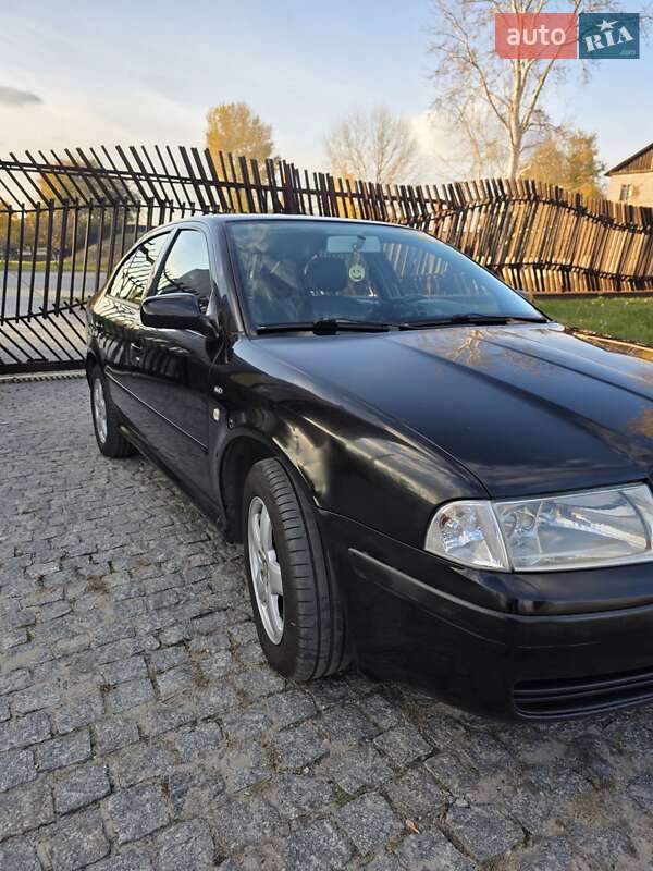 Лифтбек Skoda Octavia 2003 в Днепре
