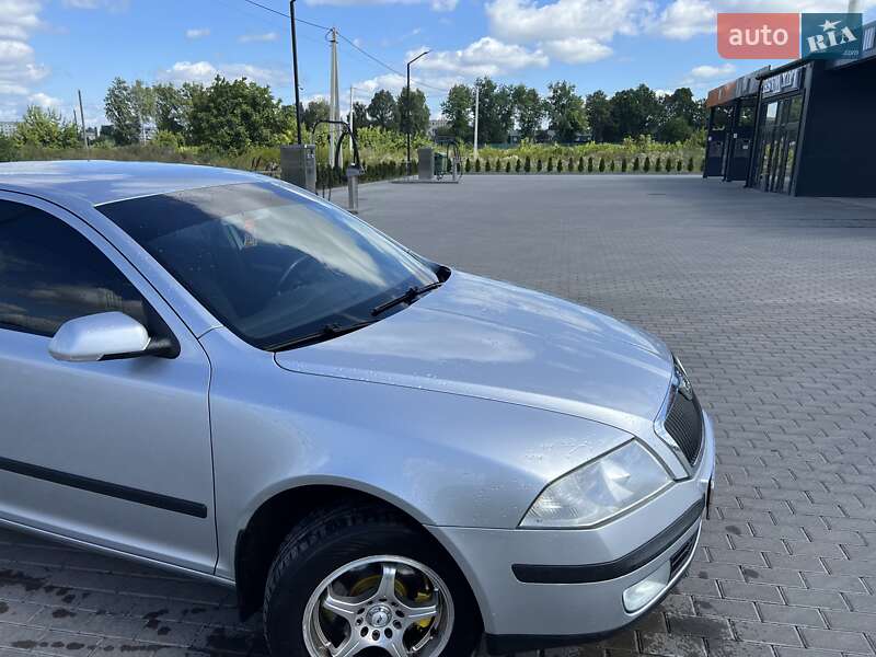Лифтбек Skoda Octavia 2008 в Золочеве