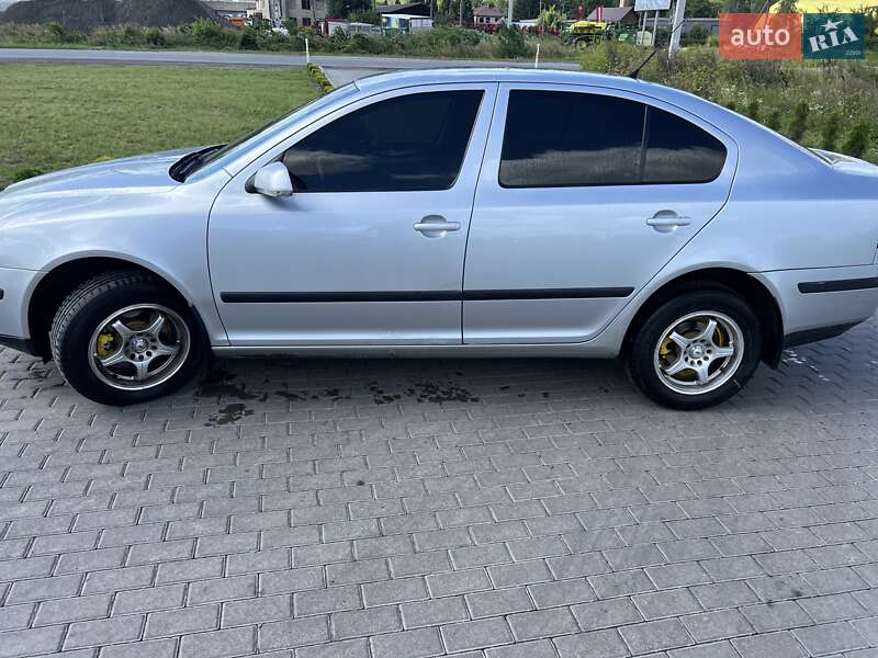 Лифтбек Skoda Octavia 2008 в Золочеве