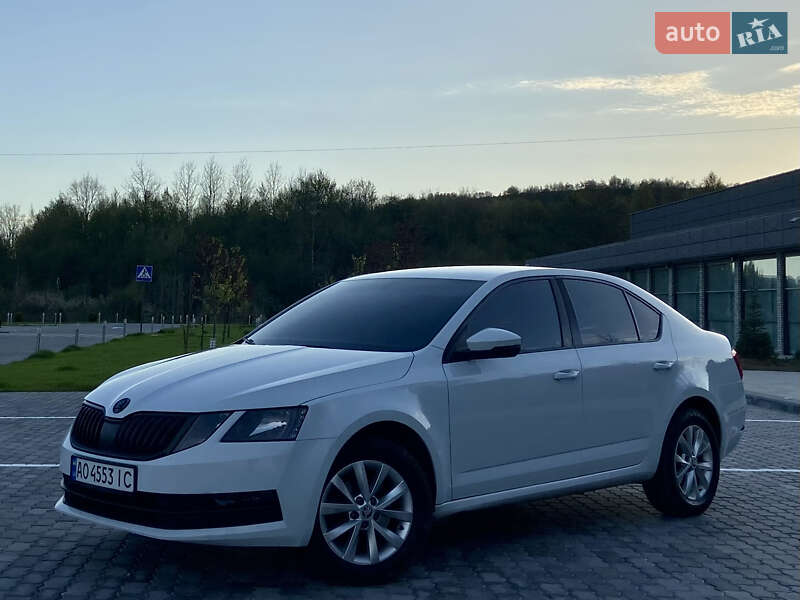 Лифтбек Skoda Octavia 2017 в Сваляве