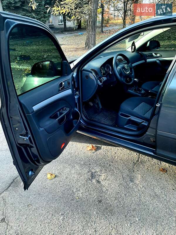 Лифтбек Skoda Octavia 2012 в Запорожье