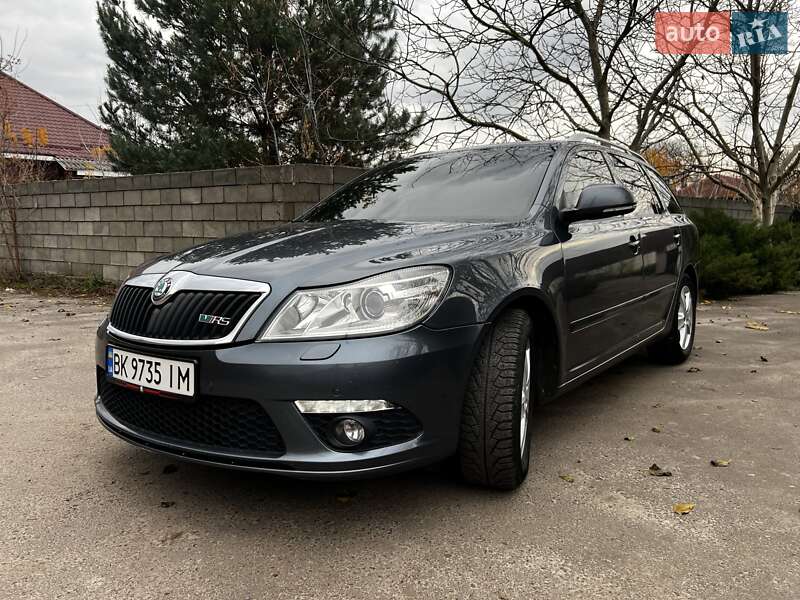 Универсал Skoda Octavia 2010 в Сарнах