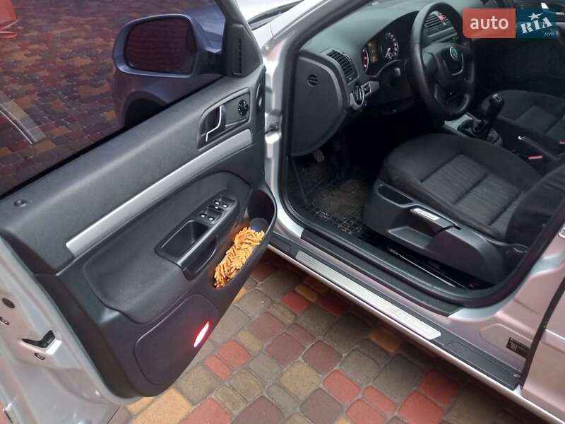 Ліфтбек Skoda Octavia 2011 в Ніжині фото 13 Ліфтбек Skoda Octavia 2011 в Ніжині