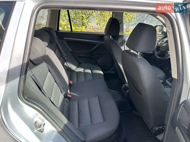 Універсал Skoda Octavia 2011 в Чернівцях