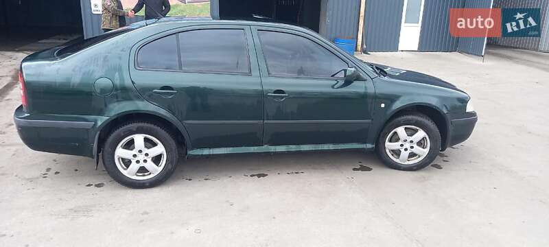 Лифтбек Skoda Octavia 2004 в Сумах