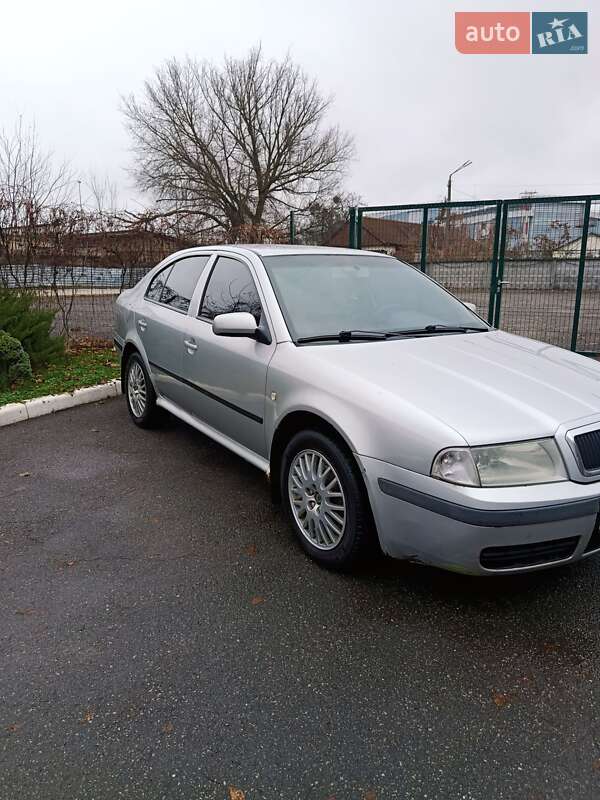 Лифтбек Skoda Octavia 2002 в Киеве