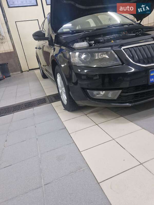 Универсал Skoda Octavia 2014 в Кропивницком