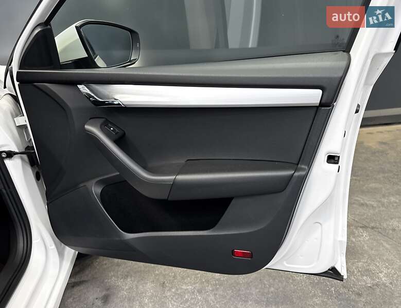 Универсал Skoda Octavia 2019 в Киеве