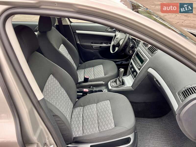Лифтбек Skoda Octavia 2010 в Киеве фото 45 Лифтбек Skoda Octavia 2010 в Киеве