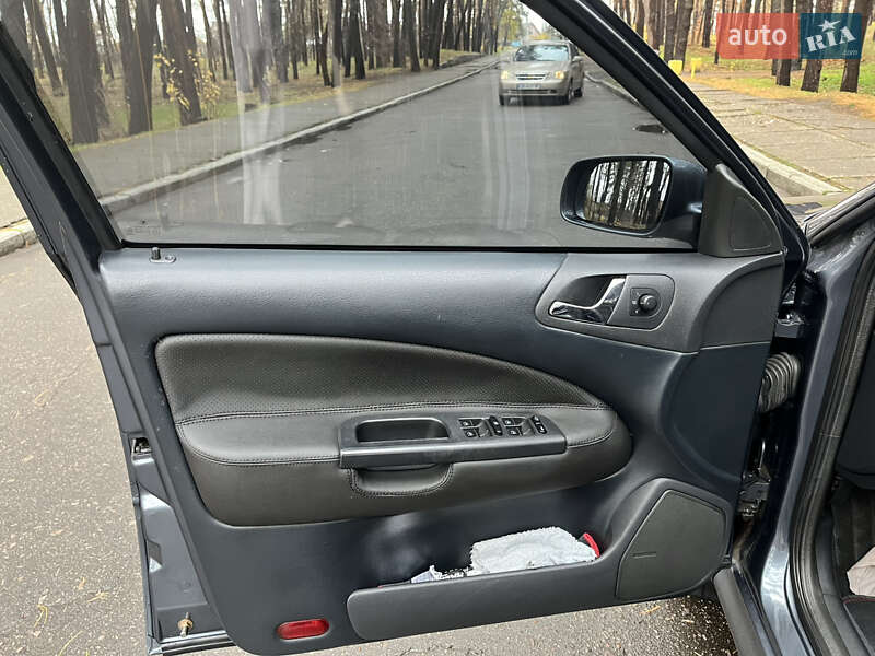 Лифтбек Skoda Octavia 2006 в Черкассах