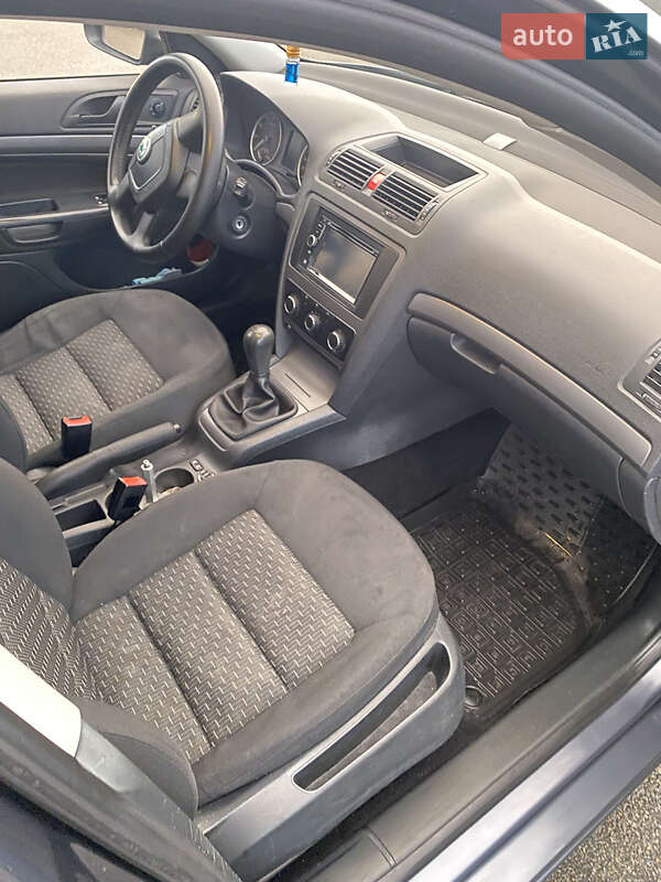 Универсал Skoda Octavia 2011 в Киеве фото 10 Универсал Skoda Octavia 2011 в Киеве