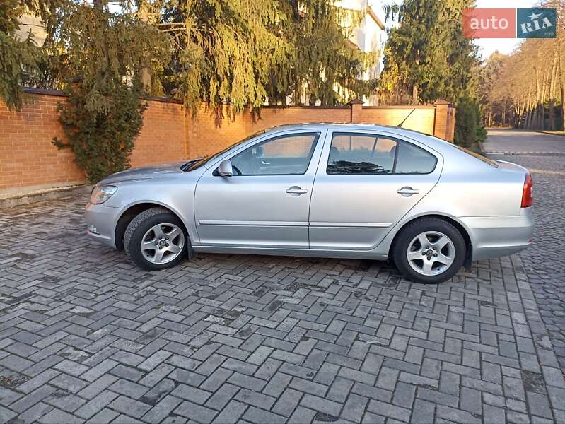 Лифтбек Skoda Octavia 2012 в Львове
