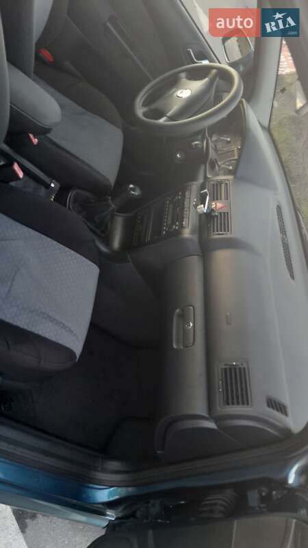 Лифтбек Skoda Octavia 2003 в Киеве