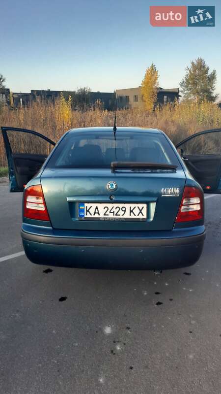 Лифтбек Skoda Octavia 2003 в Киеве
