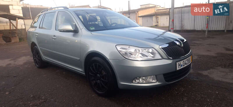 Універсал Skoda Octavia 2010 в Житомирі