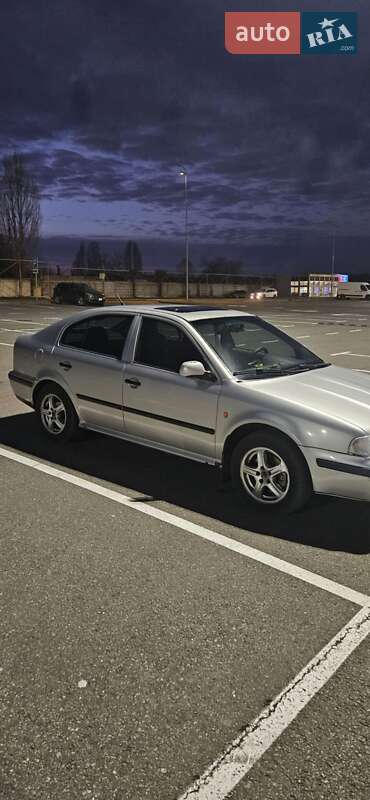 Лифтбек Skoda Octavia 1999 в Киеве