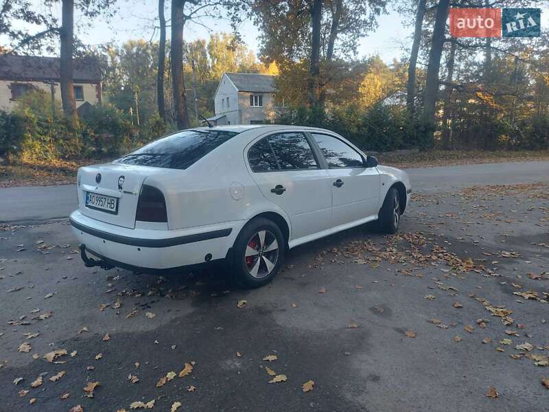 Лифтбек Skoda Octavia 2000 в Остроге