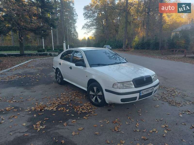Лифтбек Skoda Octavia 2000 в Остроге