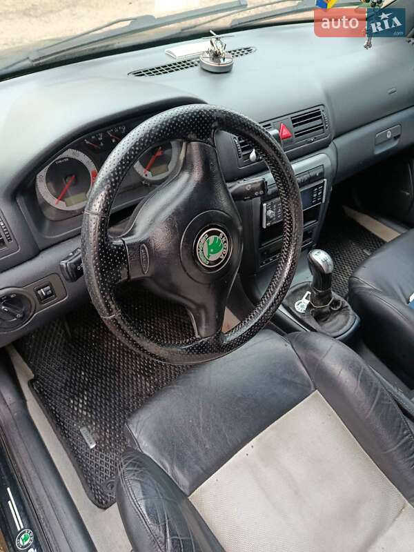 Универсал Skoda Octavia 2002 в Сарнах