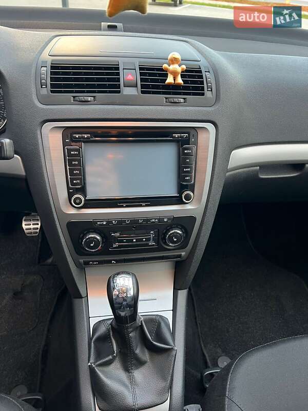 Универсал Skoda Octavia 2010 в Луцке фото 18 Универсал Skoda Octavia 2010 в Луцке