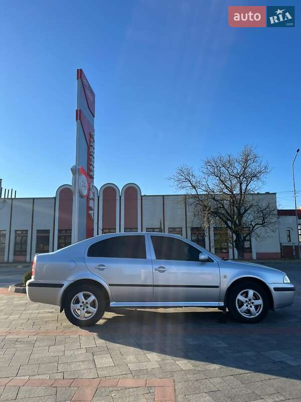 Ліфтбек Skoda Octavia 2000 в Хусті