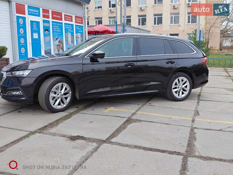 Универсал Skoda Octavia 2021 в Киеве