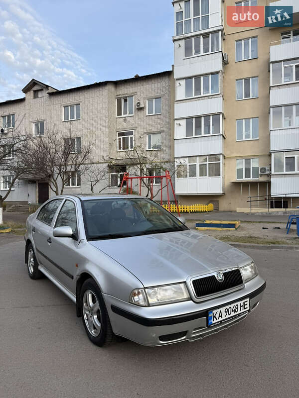 Лифтбек Skoda Octavia 1998 в Чернигове