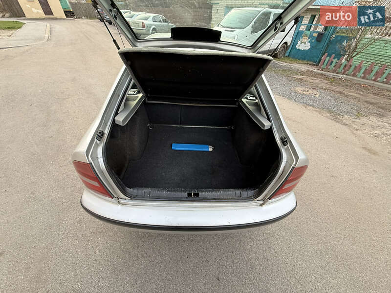 Лифтбек Skoda Octavia 1998 в Чернигове