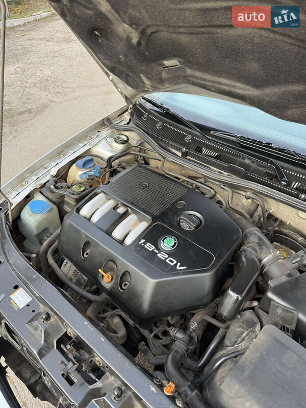 Лифтбек Skoda Octavia 1998 в Чернигове