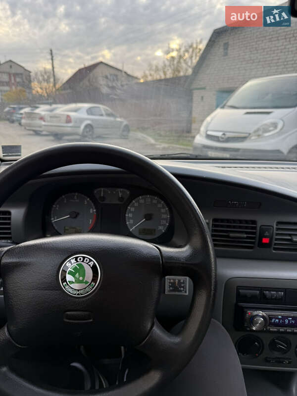 Лифтбек Skoda Octavia 1998 в Чернигове