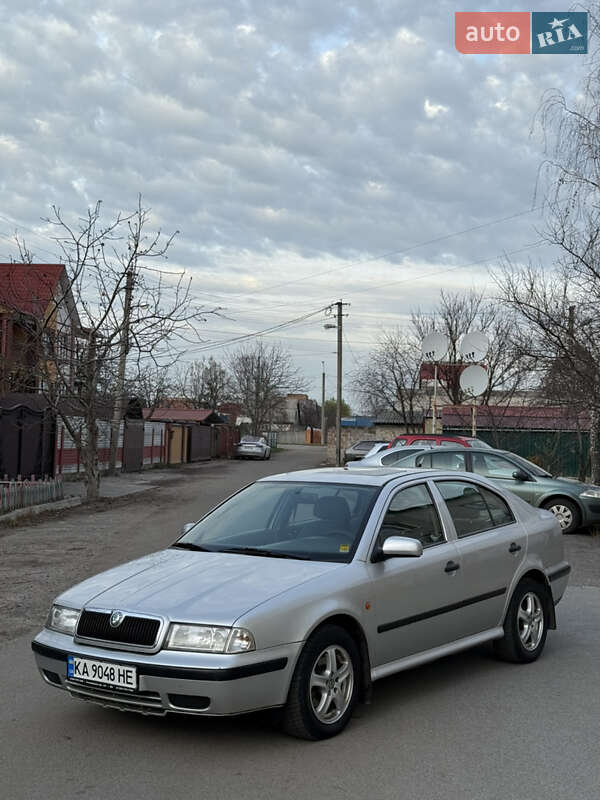 Лифтбек Skoda Octavia 1998 в Чернигове