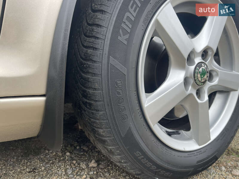 Лифтбек Skoda Octavia 2005 в Умани