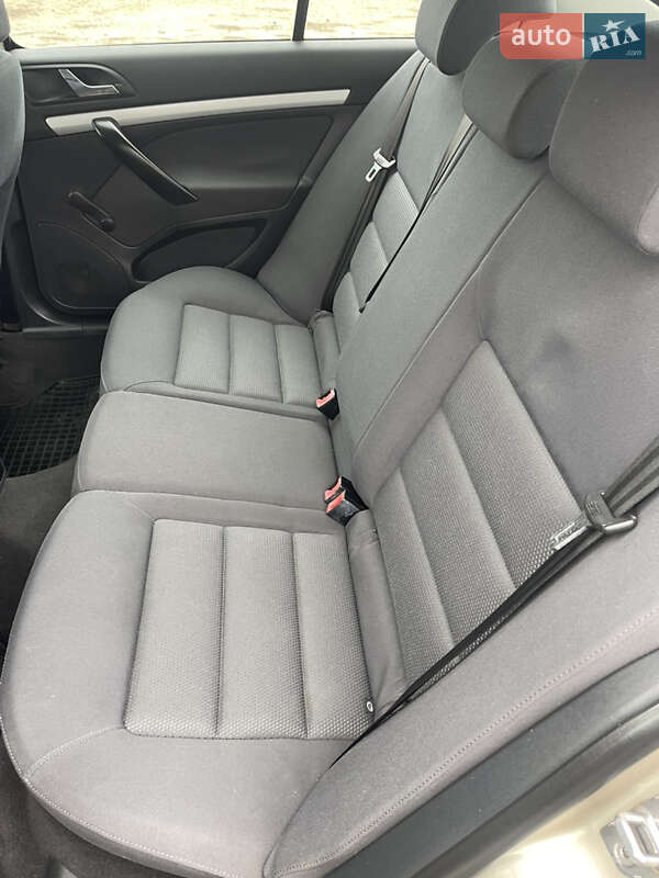 Лифтбек Skoda Octavia 2005 в Умани