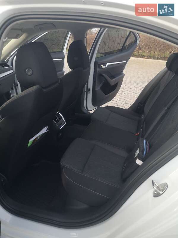 Лифтбек Skoda Octavia 2023 в Кривом Роге