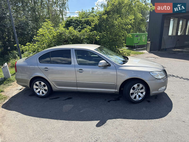 Лифтбек Skoda Octavia 2010 в Житомире