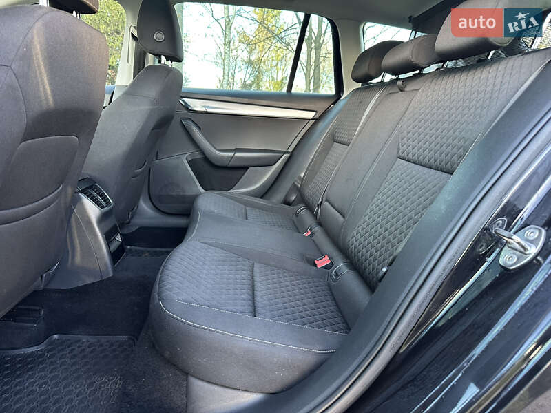 Универсал Skoda Octavia 2017 в Стрые