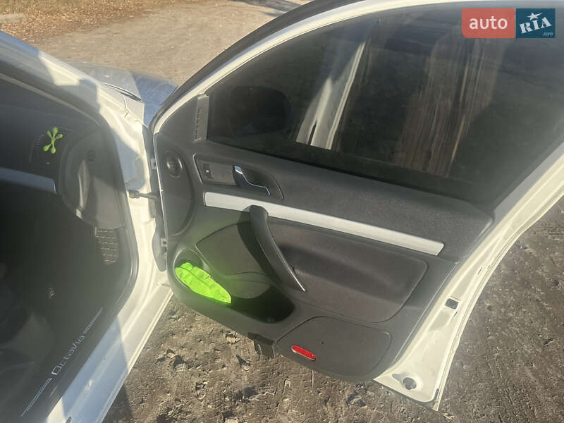 Лифтбек Skoda Octavia 2009 в Киеве