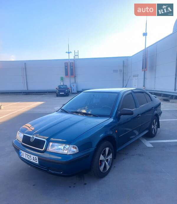 Лифтбек Skoda Octavia 1999 в Киеве