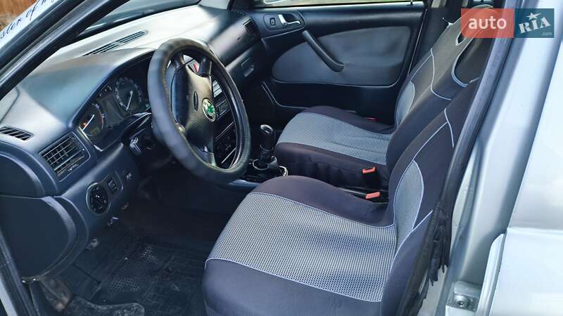 Лифтбек Skoda Octavia 2006 в Изяславе